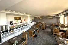 YAT HOTEL Restaurants