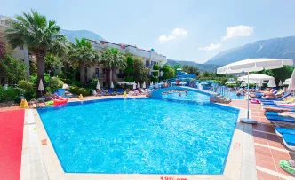 YEL HOLIDAY RESORT Pools & Beach