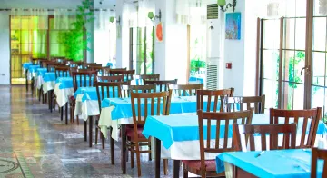 YEL HOLIDAY RESORT Restaurants