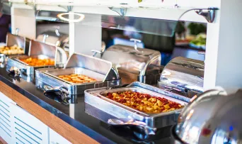 YEL HOLIDAY RESORT Restaurants