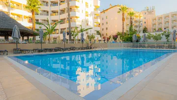 YUNUS BEACH HOTEL Pools & Beach