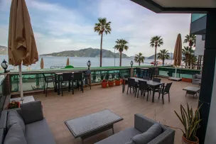 YUVAM PRIME BEACH HOTEL Restaurants